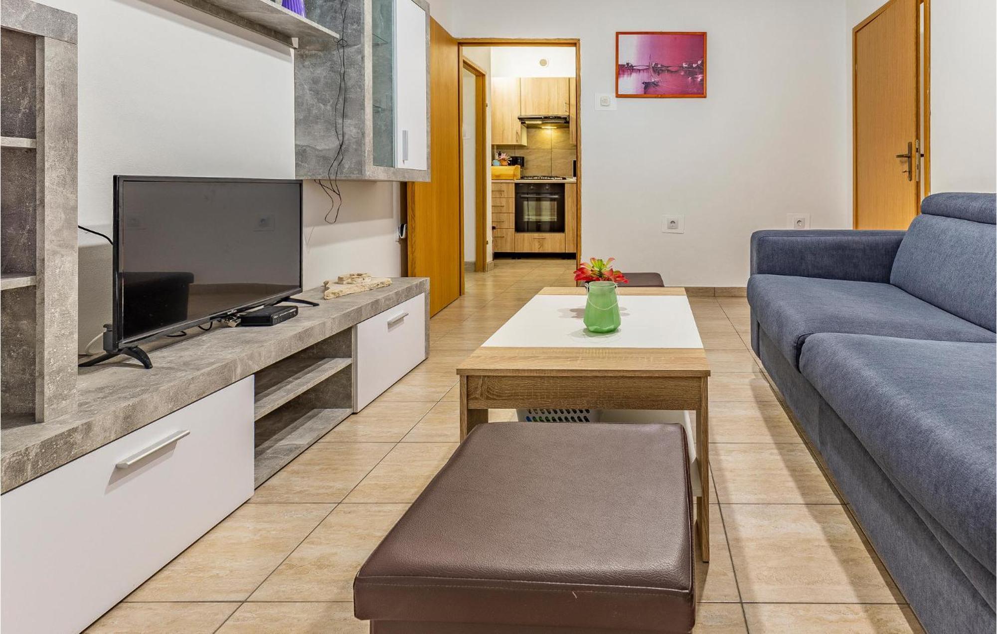 Amazing Apartment In Pula With Kitchen Buitenkant foto