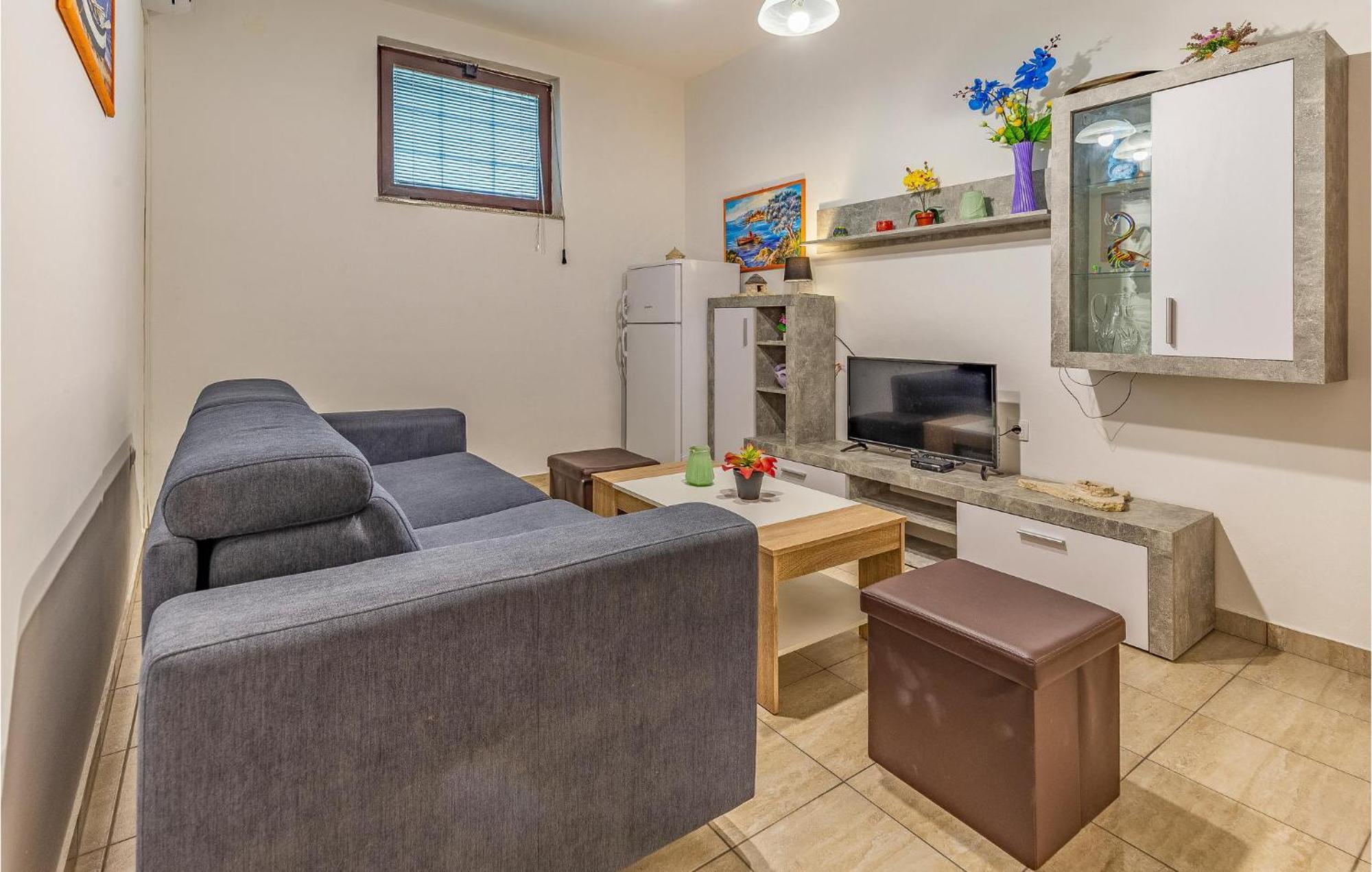 Amazing Apartment In Pula With Kitchen Buitenkant foto